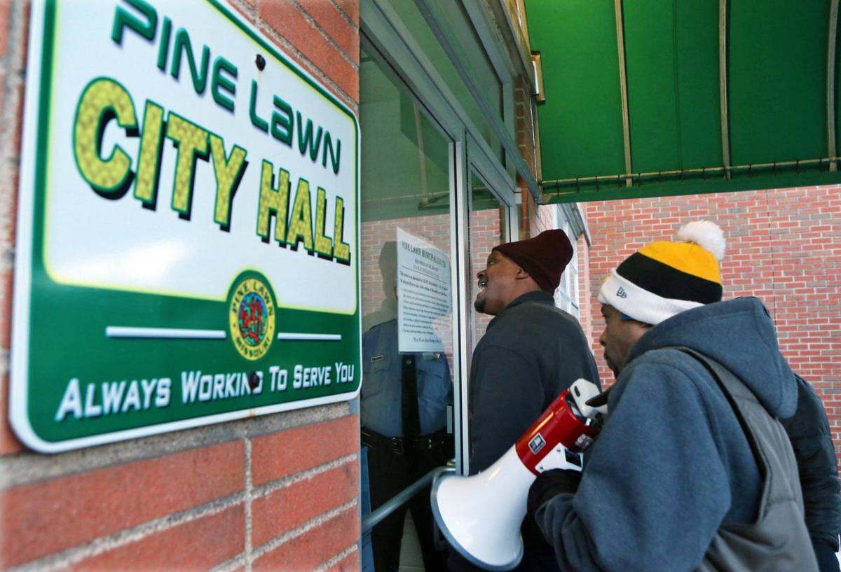 Protesters try to stop Pine Lawn Municipal Court