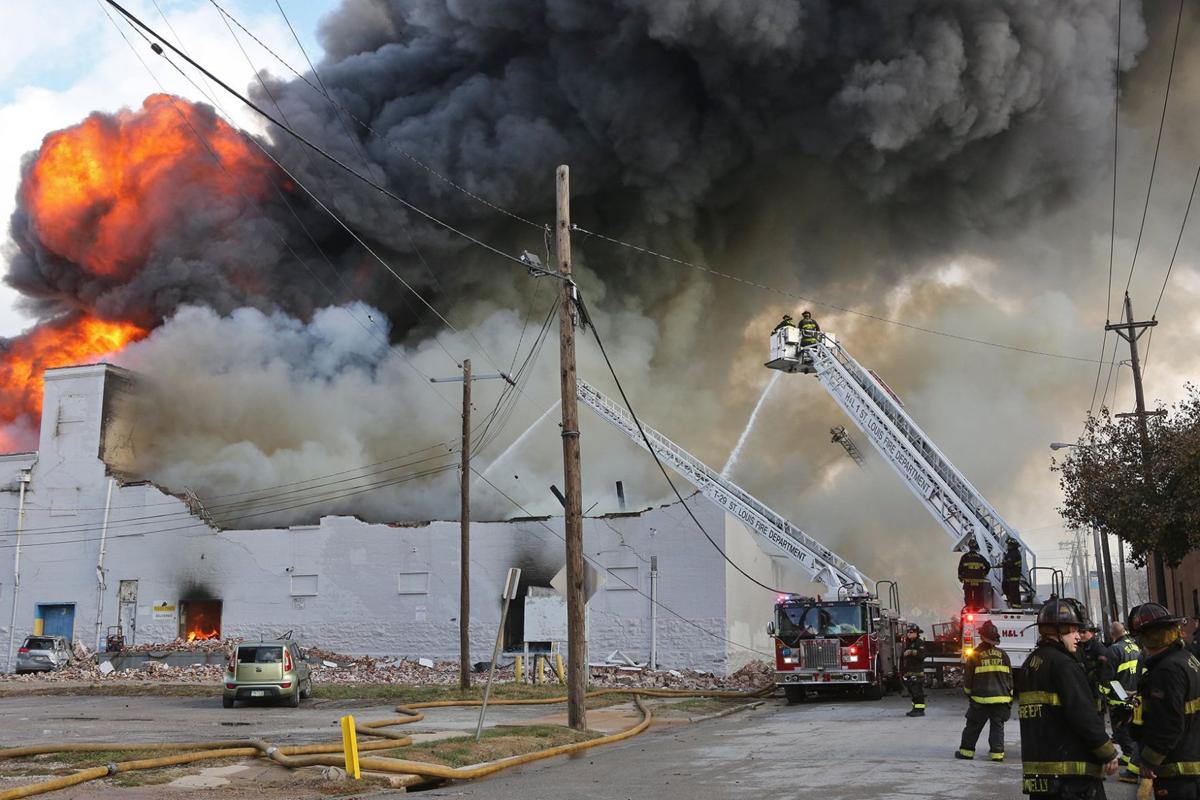 Five-alarm fire destroys St. Louis warehouse