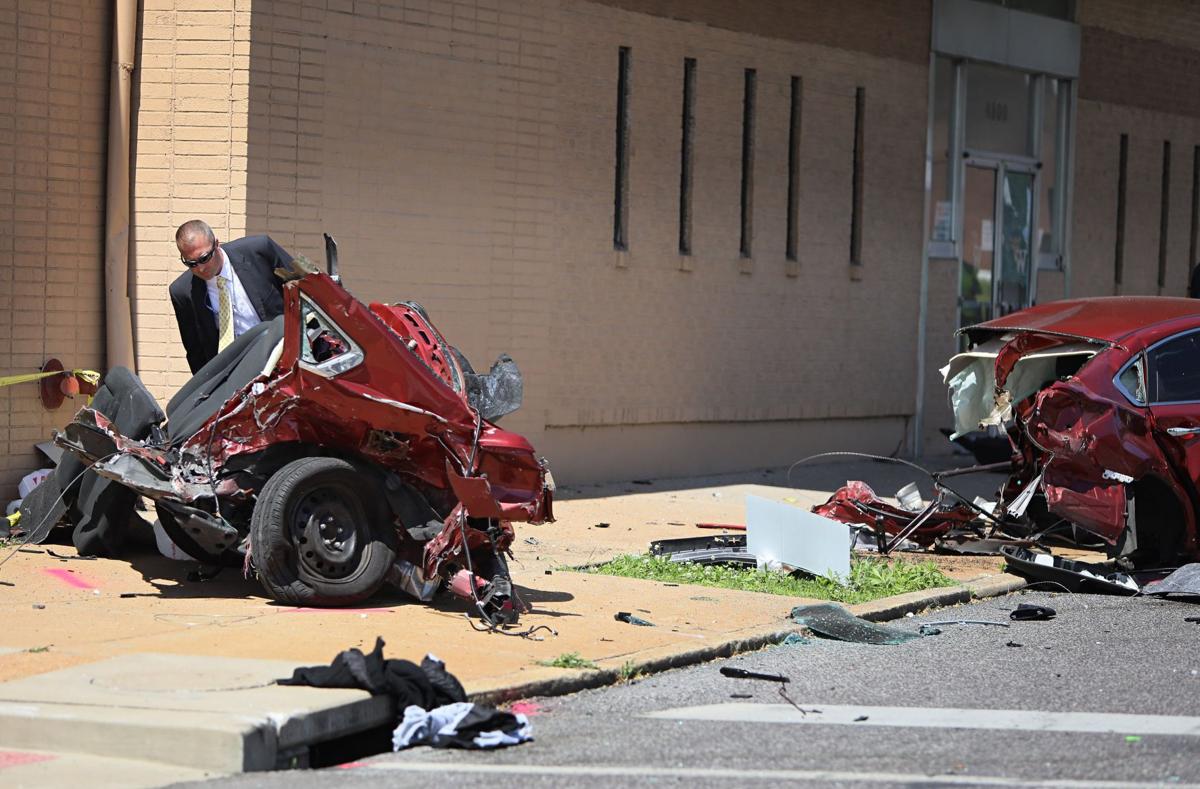 Car fleeing traffic stop in St. Louis crashes, shears