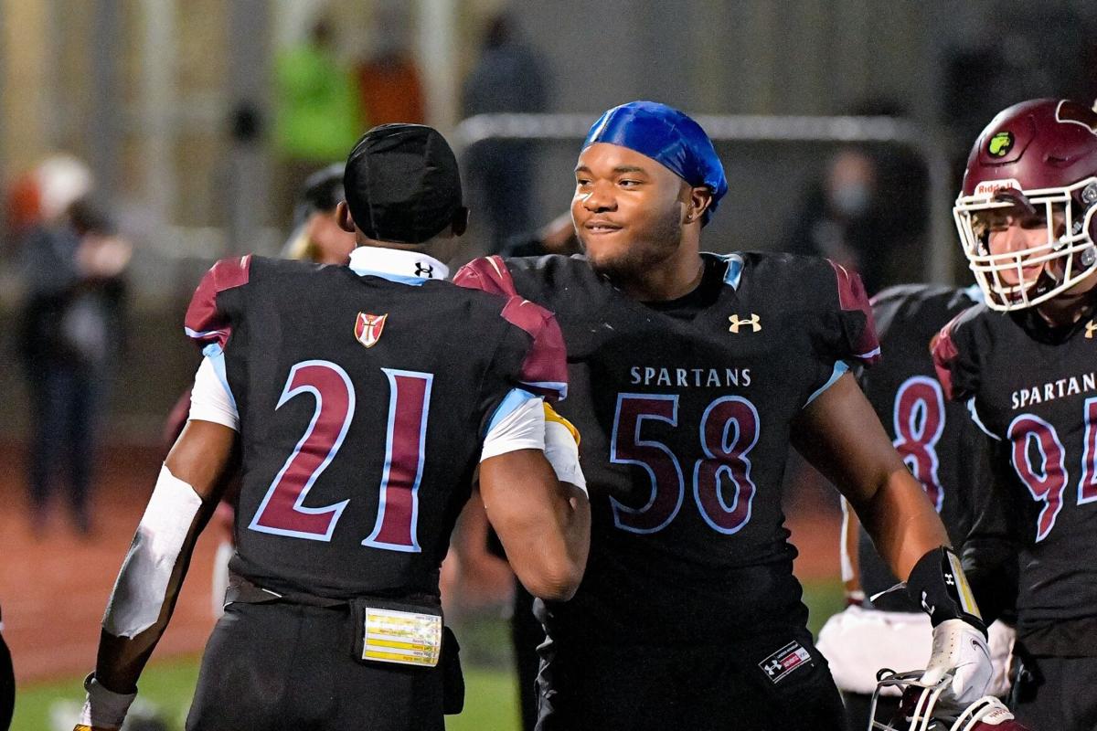 11/20/2020 - Football - C6 State Semifinal - Fox at De Smet