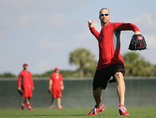 Cardinals' Chris Carpenter throws live batting practice