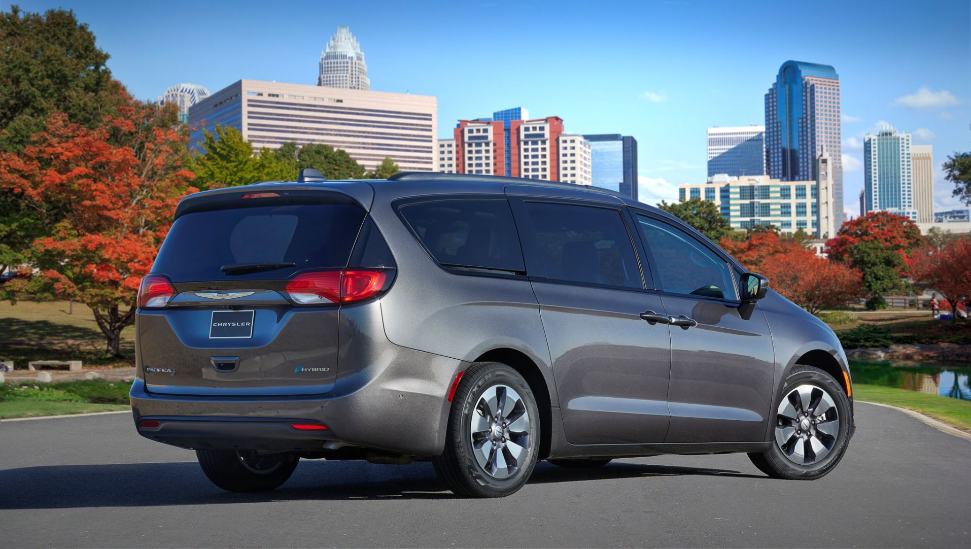 2018 Chrysler Pacifica Hybrid; All You'd Expect From A Minivan, And One ...