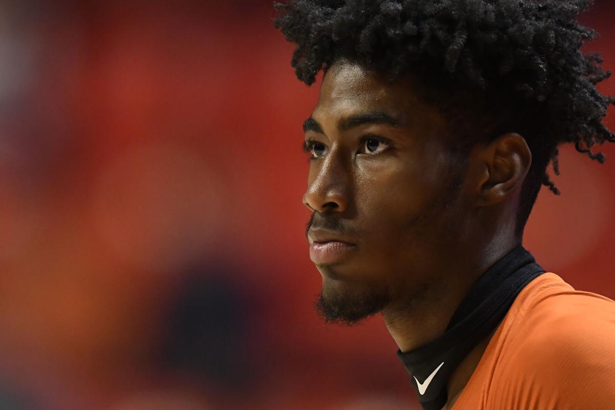 Update: Illinois' Sencire Harris leaves game with injury vs. Michigan ...