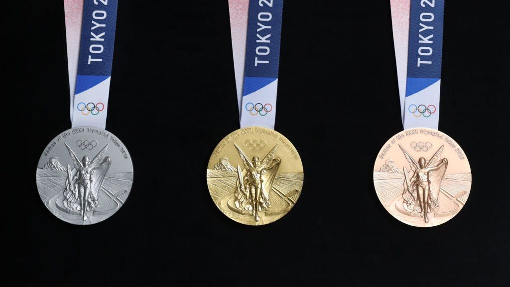 How many gold medals did the us win in 2000 Here S A Look At Every Olympic Gold Medal Design Since 2000 Olympics Stltoday Com