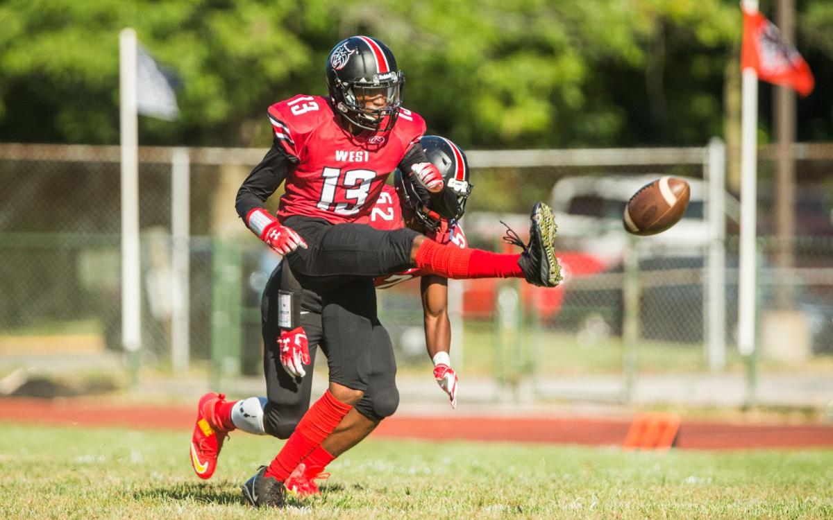 Davis' big play on defense helps Hazelwood West roll past Mehlville