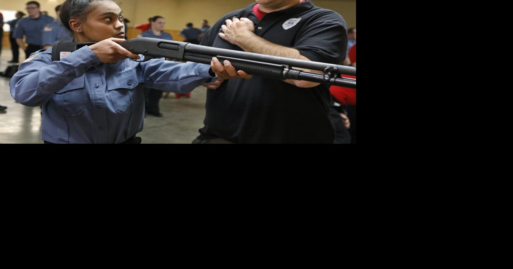 Photos Correctional officers train for prison duty in Bowling Green
