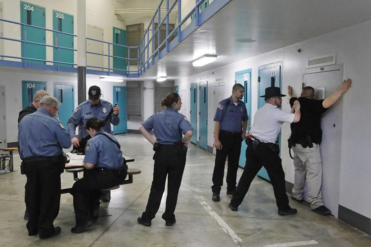 Photos Correctional officers train for prison duty in Bowling Green