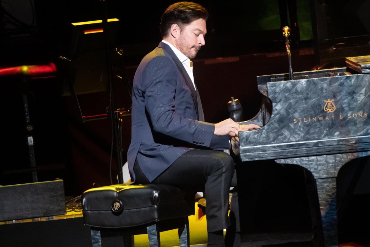 Harry Connick Jr Shows His Range In Lively New Orleans Themed Show Concert Reviews Stltoday Com Harry Connick Jr Shows His Range In Lively New Orleans Themed Show Concert Reviews Stltoday Com