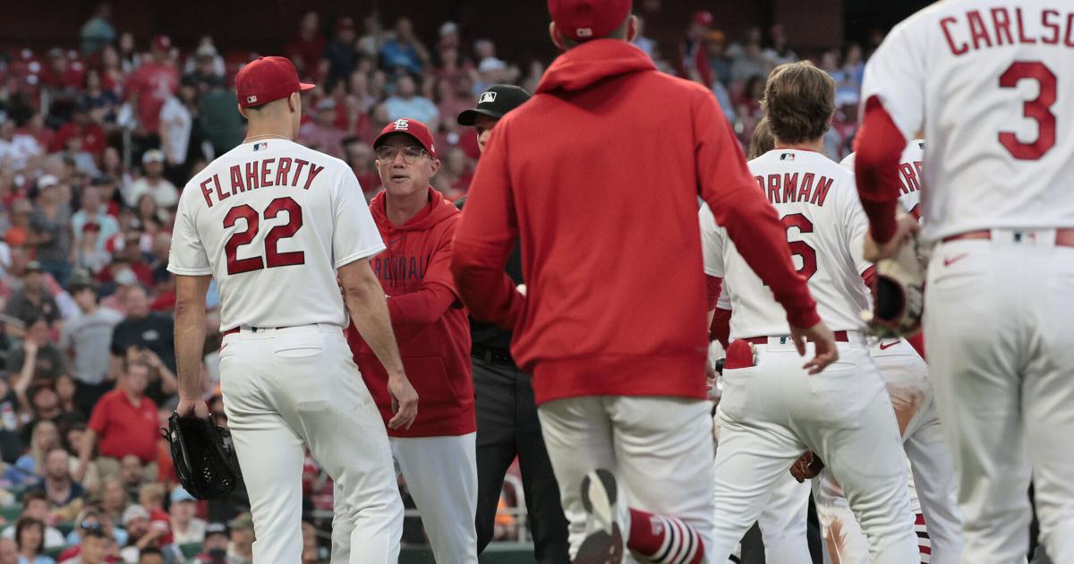 Tempers flare as Cardinals get routed 11-3 in fourth straight loss as Giants clinch series