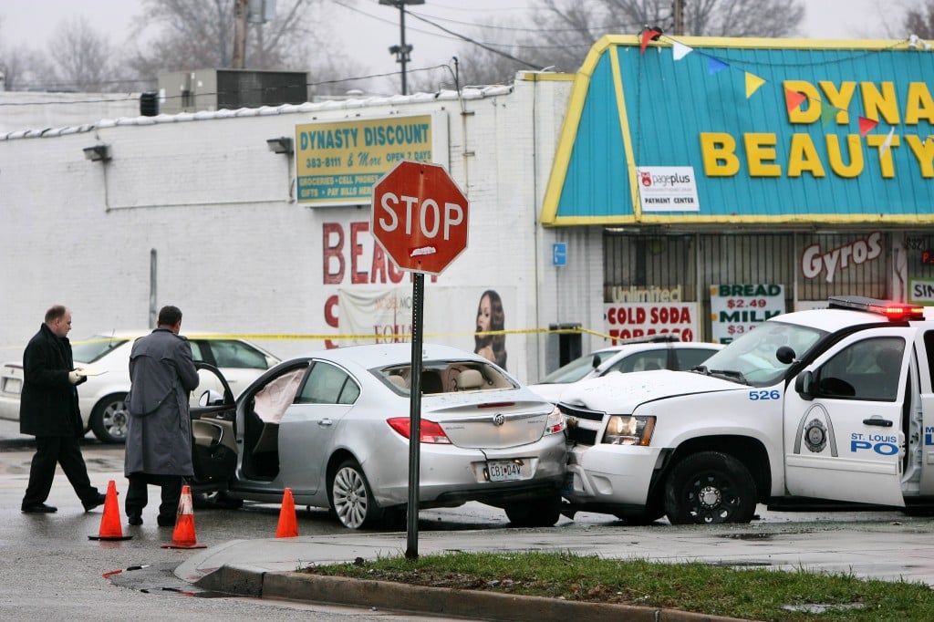 St. Louis Police Shoot, Kill Man After Chase