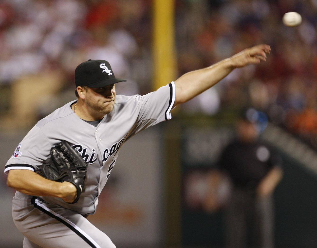 White Sox Mark Buehrle pitches perfect game