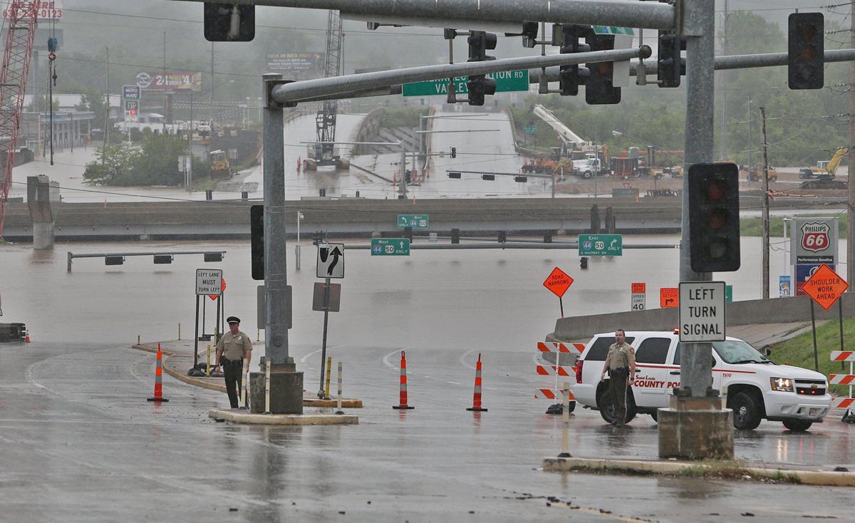 The rising Meramec causes many headaches in Fenton