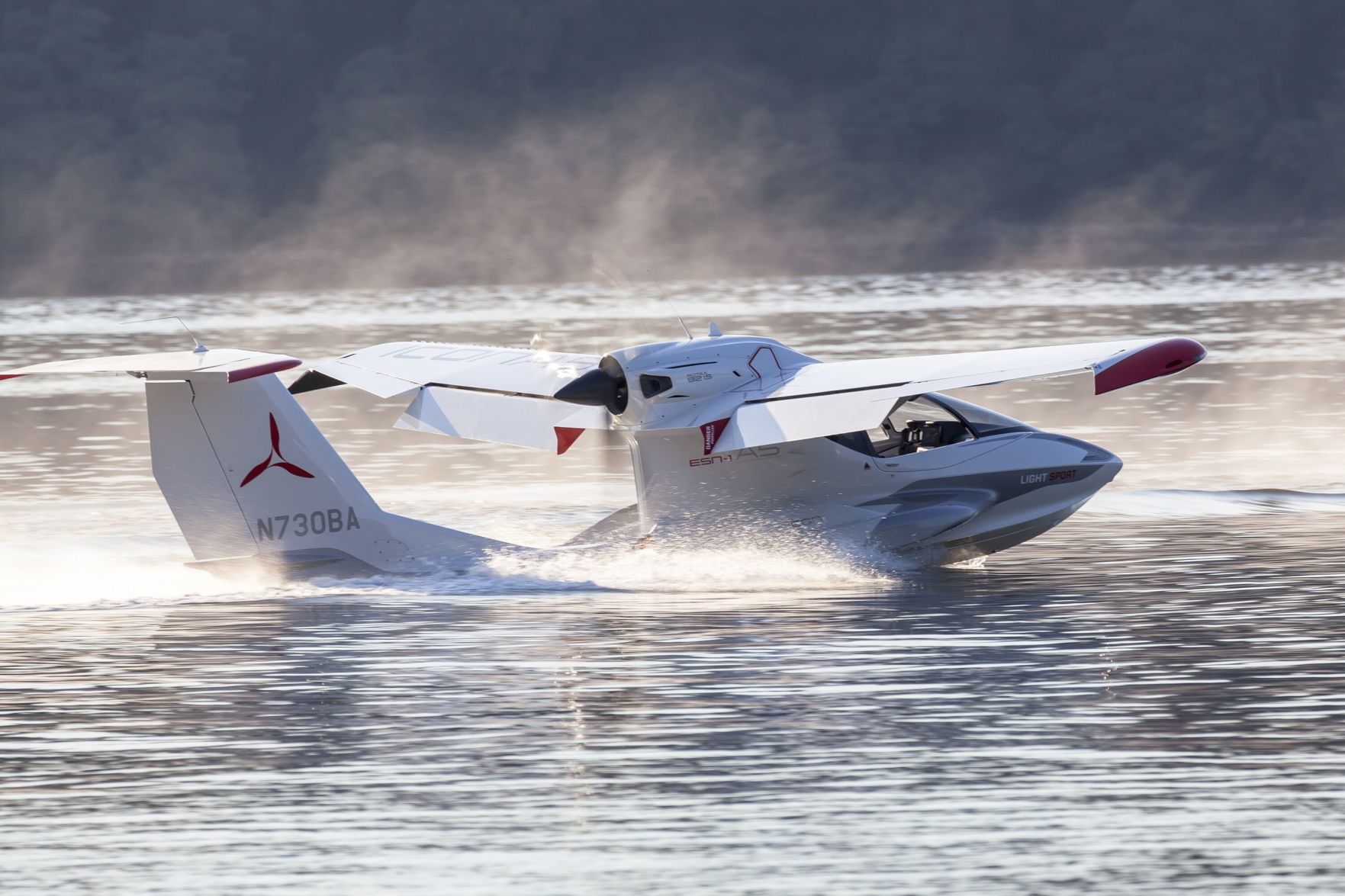 This plane can land on the Mississippi but keeps triggering 911