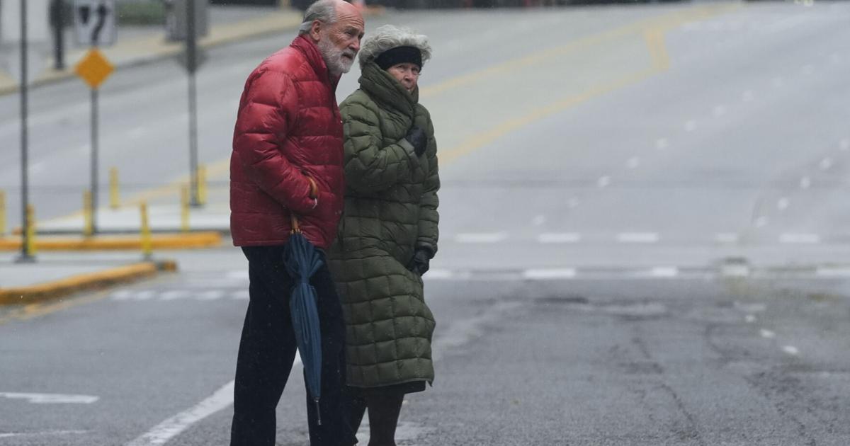 Arctic air hits much of the US, bringing snow to some areas and very ...