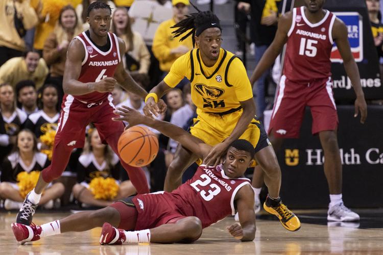 Mizzou basketball rallies in final minutes, beats Arkansas to snap