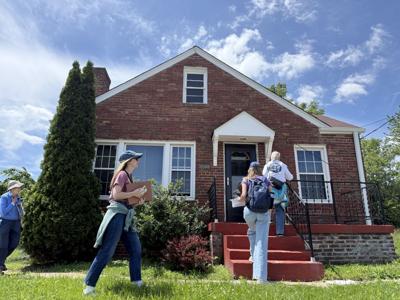 Volunteers offer free legal advice to 51 tornado victims
