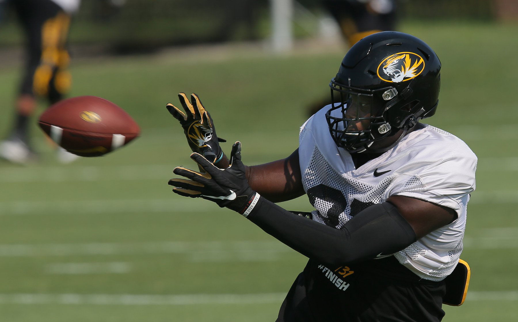 mizzou football gloves