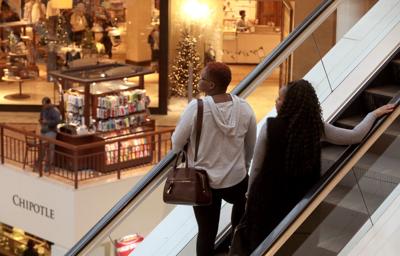 St. Louis Galleria open for Black Friday shopping