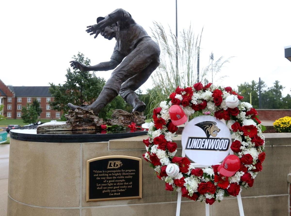 Lou Brock Sculpture Unveiled Monday on Lindenwood Campus - Lindenwood  University Athletics