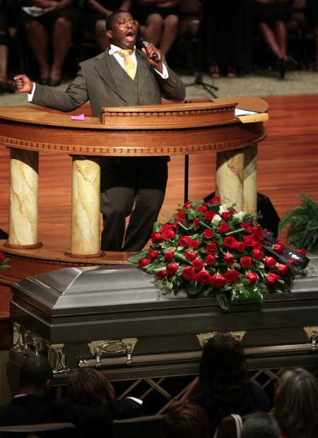Alderman Greg Carter remembered for smile, dress, devotion | Metro