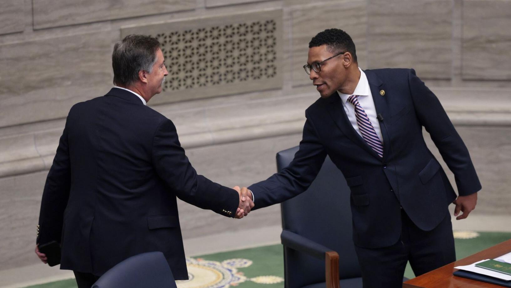 Senate continues debate on redistricting