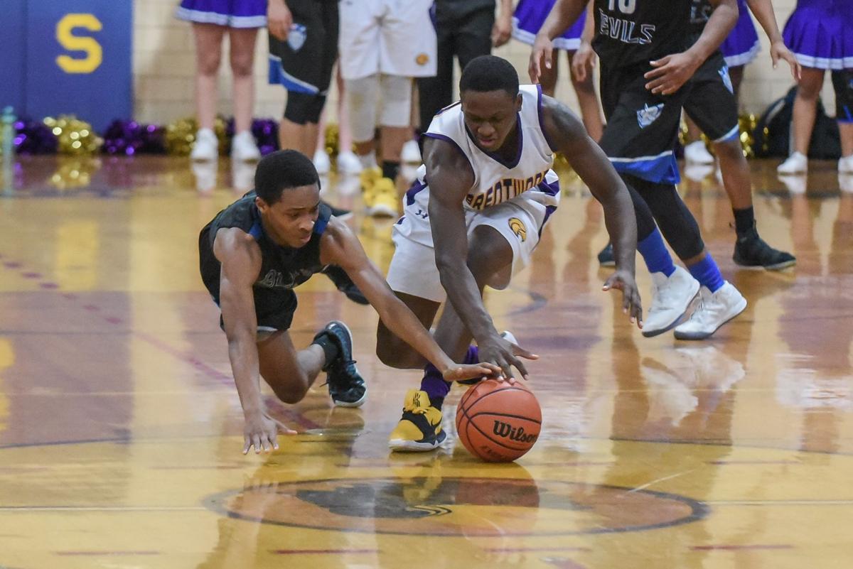 Brentwood S Last Second Shot Falls Short As Valle Claims District