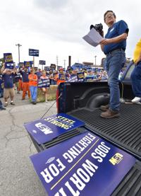 Steelworkers To Vote On Strike Authorization Local Business Stltoday Com
