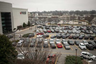 Shoppers return to stores after Christmas