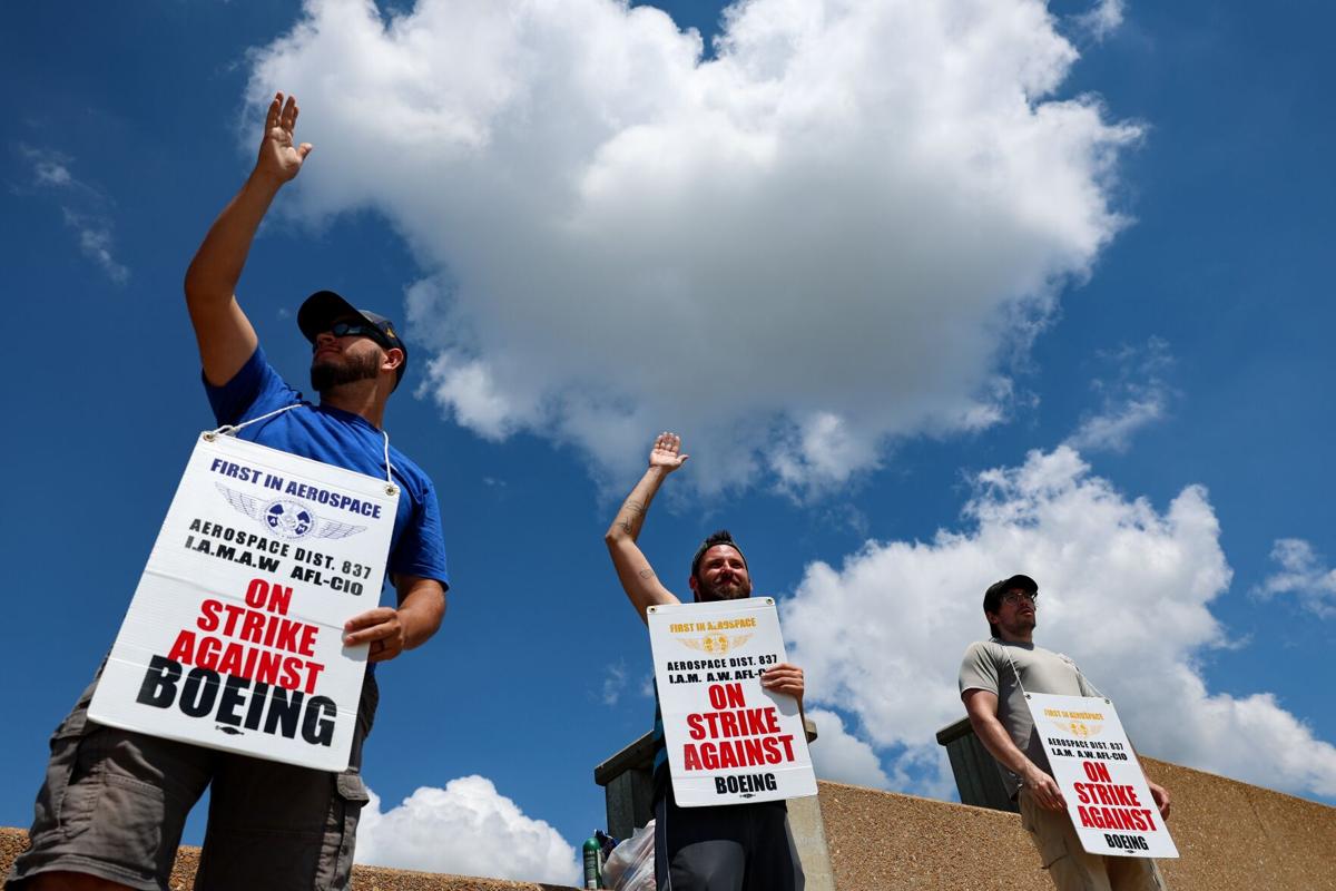 IAMAW Union strike against Boeing Defense in St. Louis continues for third week