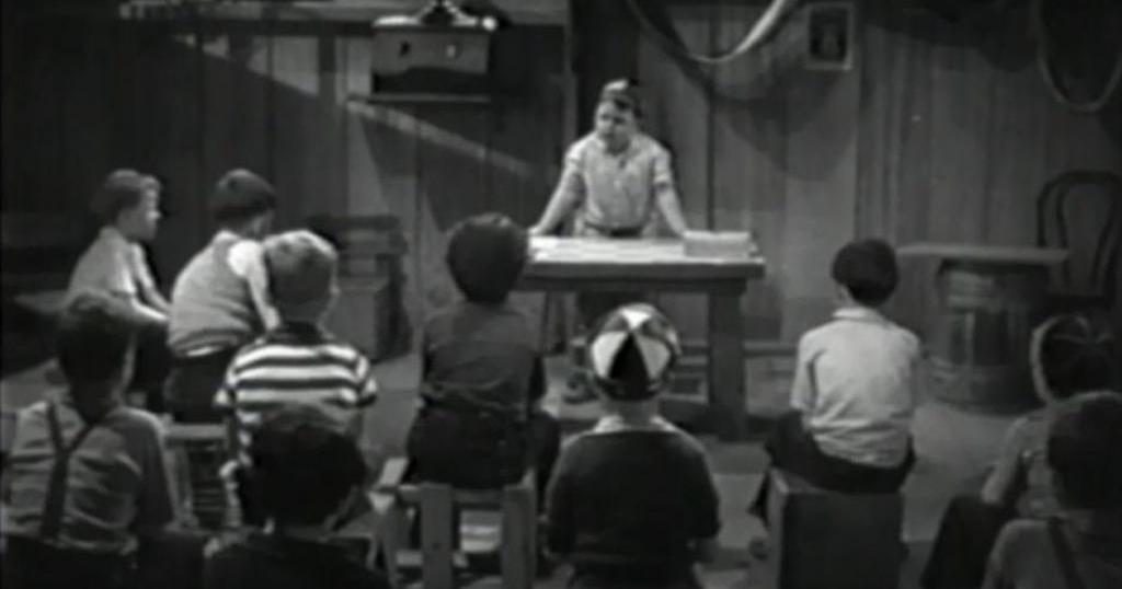 Litte Rascals Sign Letter: ‘Little Rascals’ ‘hi sign’ is perfect new greeting