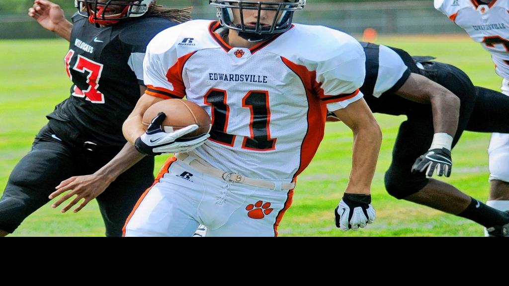 Edwardsville Overwhelms Host Hazelwood West High School Football 