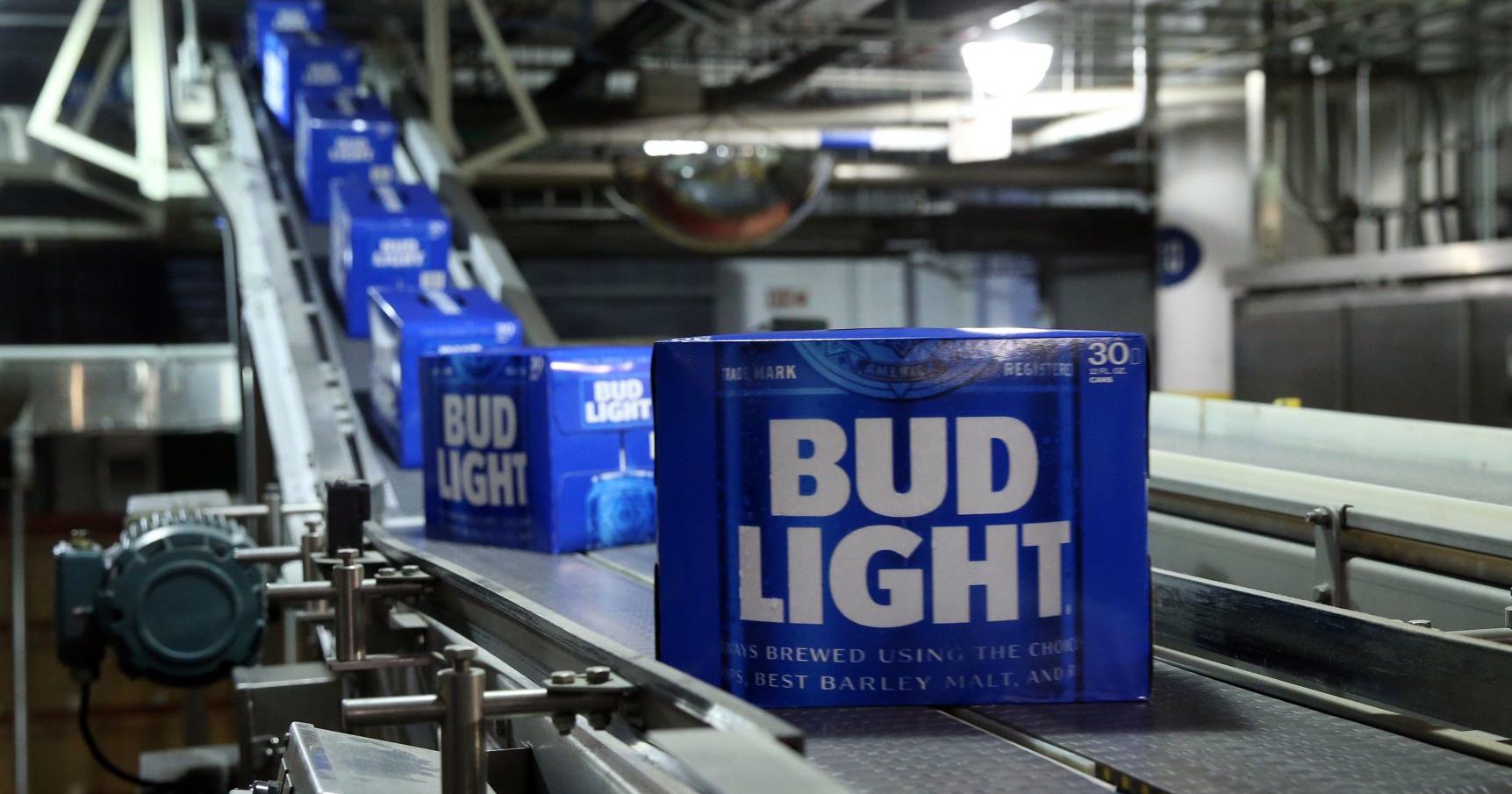 A-B offers to pay distributors, wholesalers hurt by plunging Bud Light sales - Vimarsana News