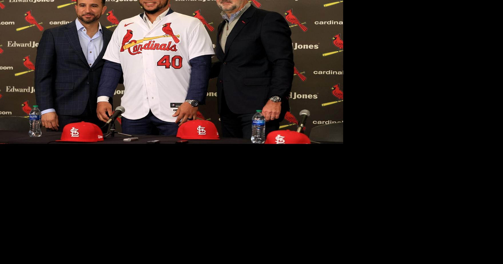 I'm a winner. I came here to win.' Cardinals introduce new catcher Willson  Contreras