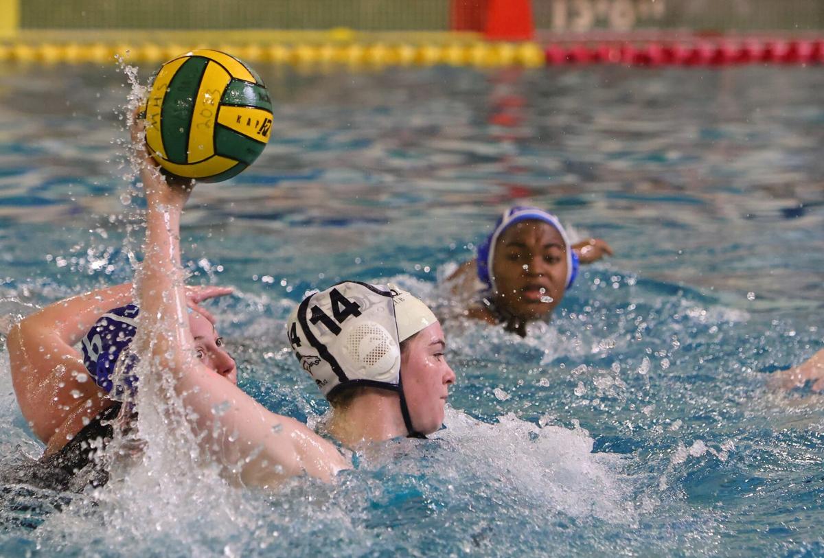 Founders Cup: Marquette 7, Ladue 4