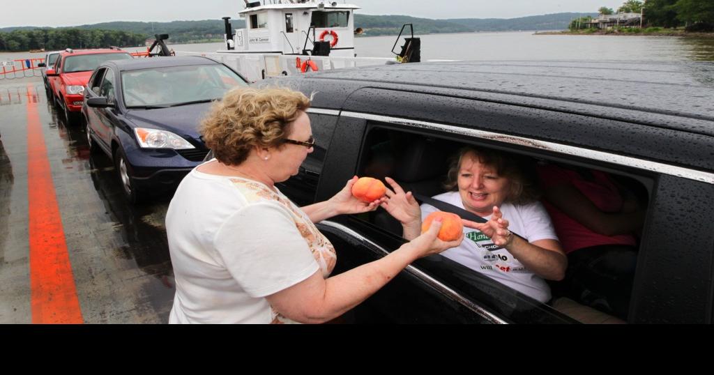Ferry service returns to Grafton