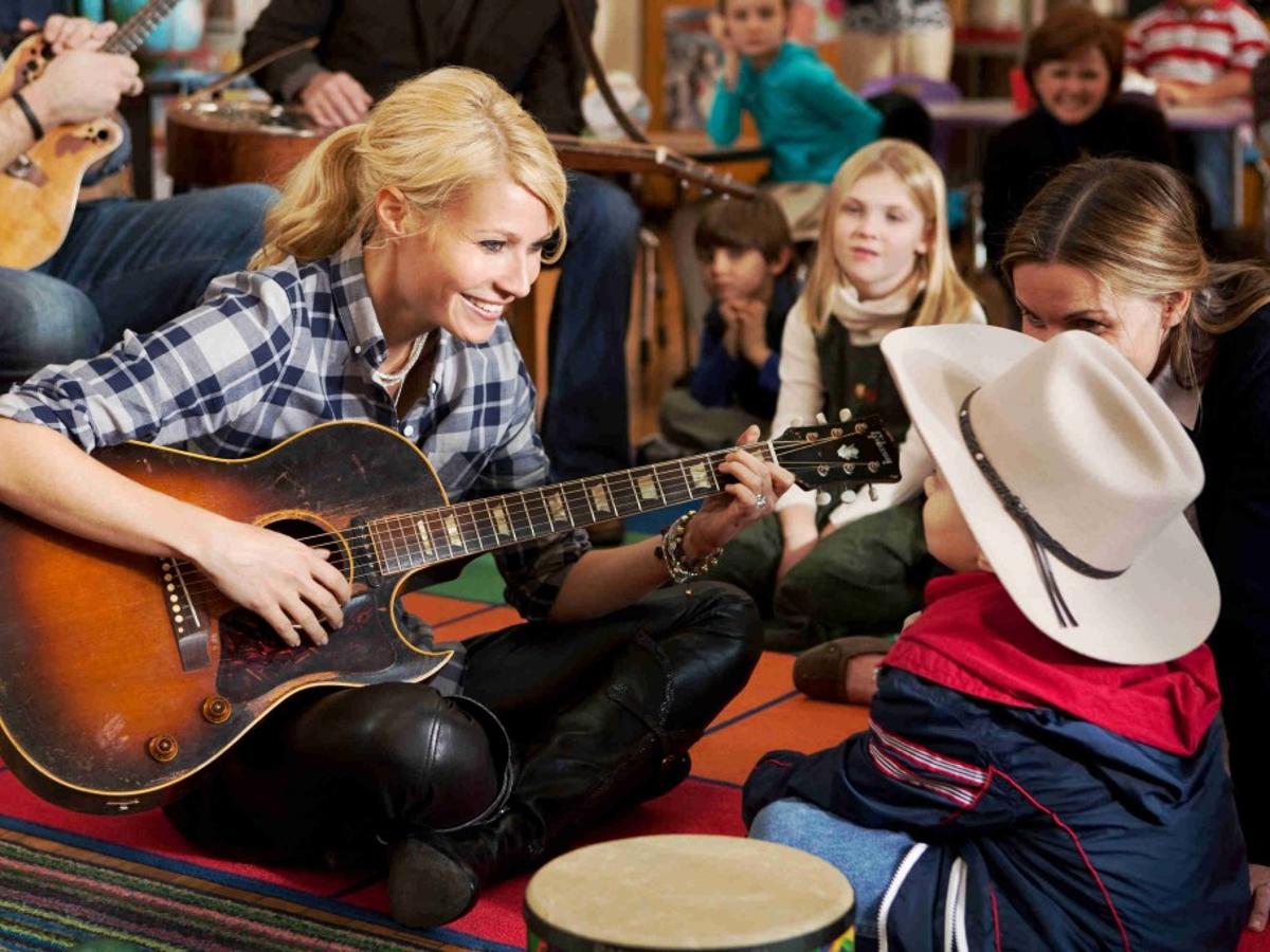 Paltrow Can T Save Soapy Country Strong Movie Reviews Stltoday Com
