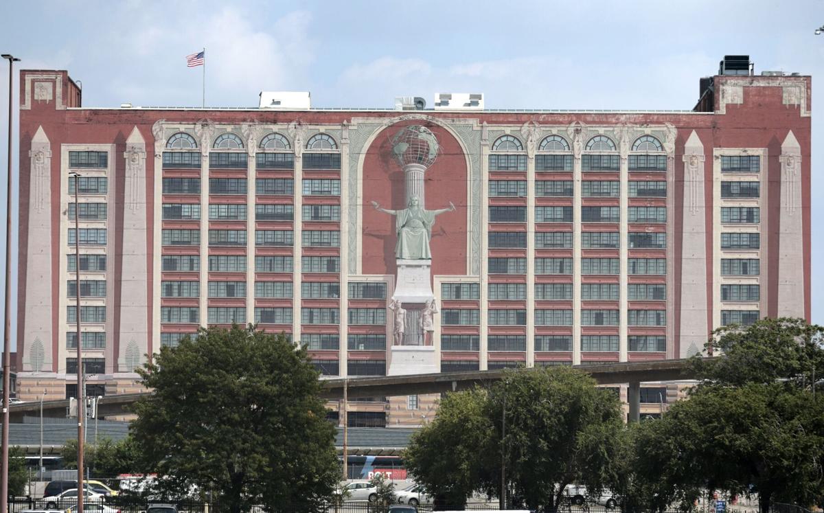 Downtown �����Ӱ�ԭ�� hotel with World's Fair mural is set for renovation and rebranding