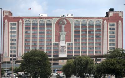 Downtown �����Ӱ�ԭ�� hotel with World's Fair mural is set for renovation and rebranding