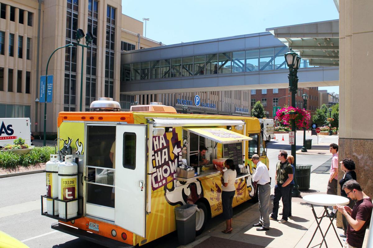 For some food trucks, St. Louis neighborhoods are the new hotspot | Off the Menu | stltoday.com