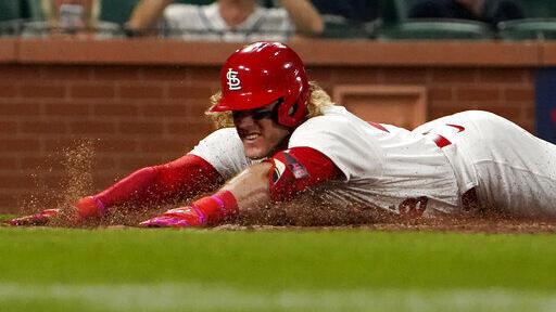 Watch now: Bader nearly runs down Yadi on inside-the-park homer