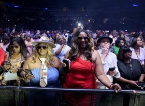 Legendary singers descend on Enterprise Center for Queens Concert