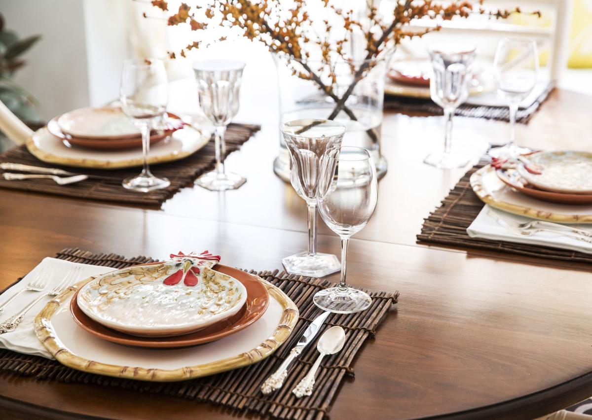 how to set a rustic and warm thanksgiving table | holidays how to set a rustic and warm thanksgiving table | holidays