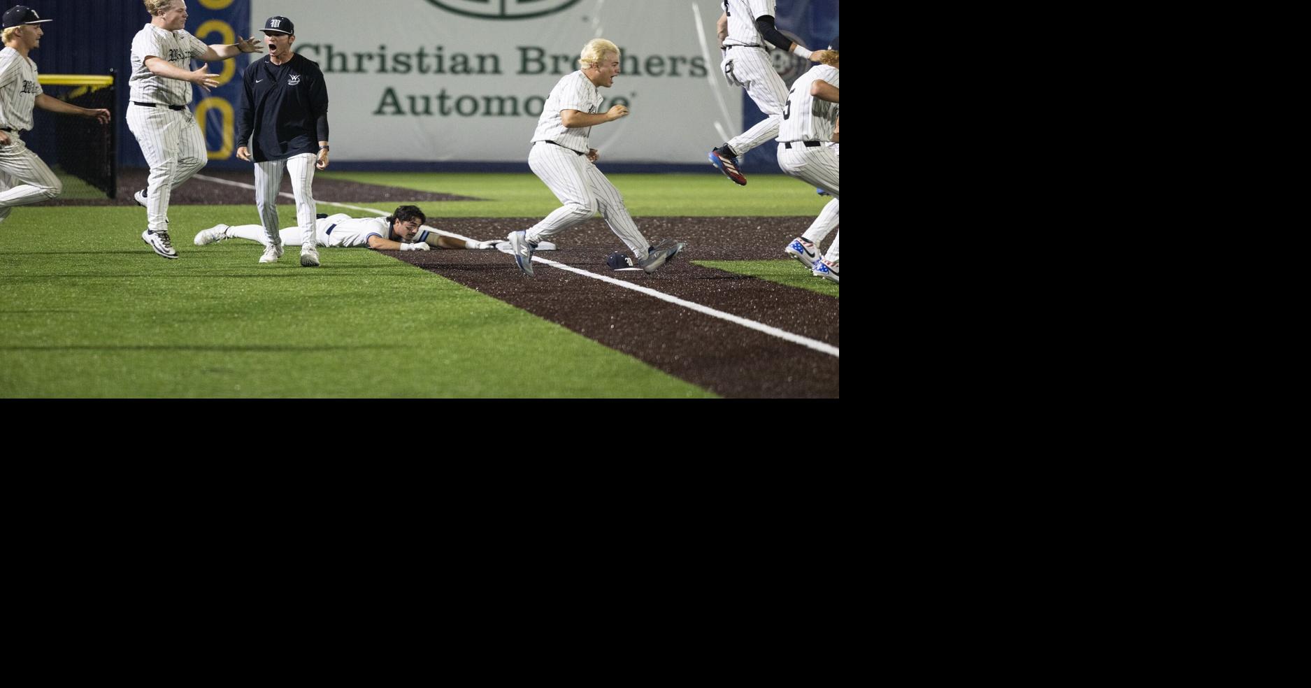 St. Dominic's furious rally falls one run short in Class 5 title game against Willard