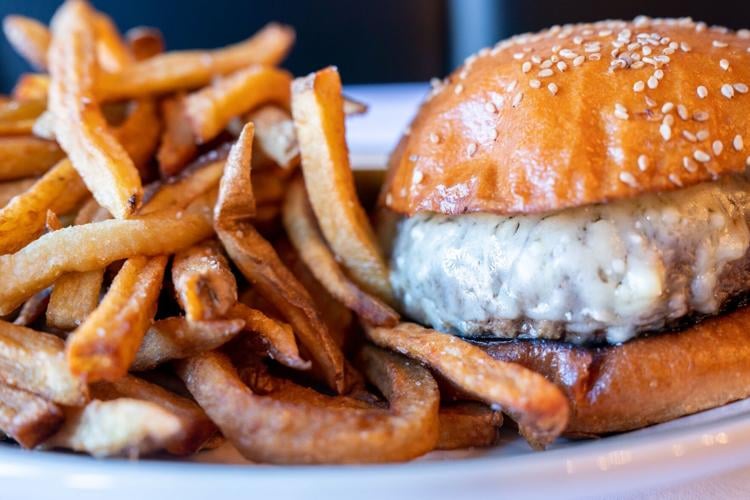 Dining Review: Wright's Tavern