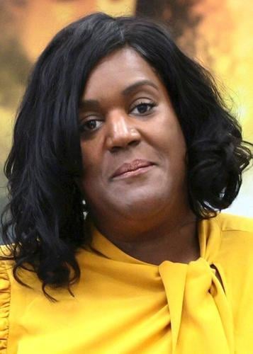 School district kicks off 鈥淟iteracy for the Lou鈥 reading program