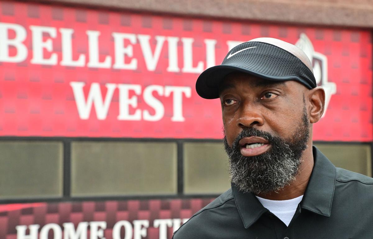 Belleville West tops Mascoutah to snap 18-game losing streak in coach Ken  Turner's debut