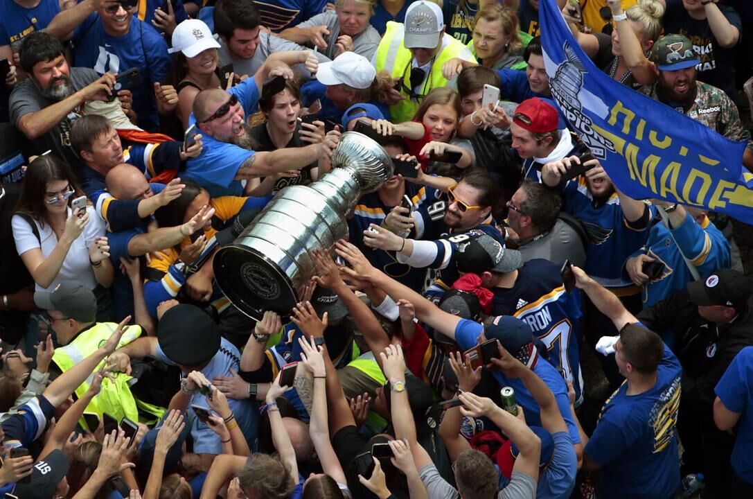 St. Louis Blues celebrate Stanley Cup victory with colorful parade - ABC  News