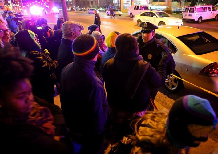 Robbery suspect fatally shot by officer at St. Louis fast food restaurant