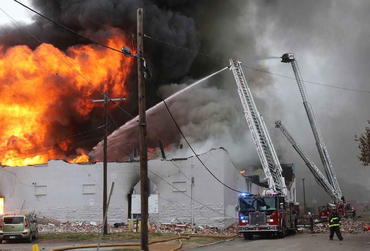 Five-alarm fire destroys St. Louis warehouse