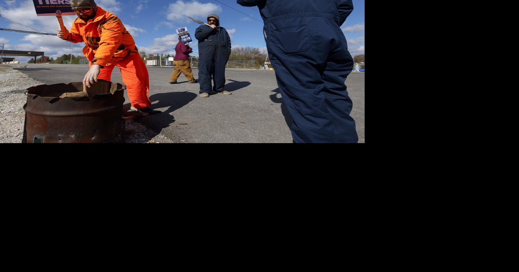 Wentzville GM workers reject UAW contract offer nationwide support growing  St Louis PostDispatch